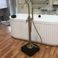 Стенд ABBER для напольных смесителей черный 30х30х10